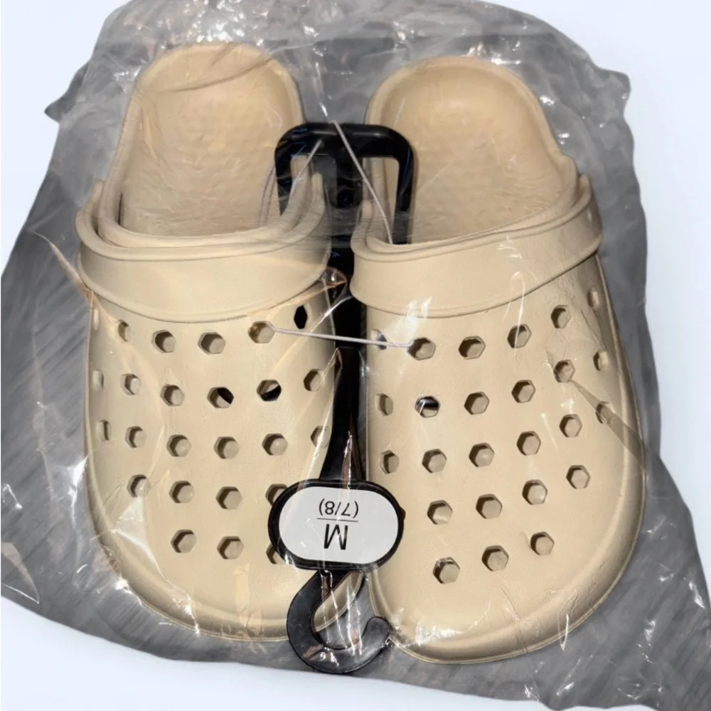 Beige Slip-On Clogs NWT Size M 7/8